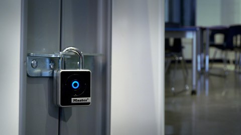 Kłódka elektroniczna BT Master Lock 4400EUREC Kłódka elektroniczna BT Master Lock 4400EUREC