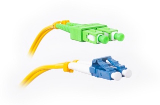 PATCHCORD ŚWIATŁOWODOWY GETFORT SM SC/APC-LC/UPC DUPLEX 1M
