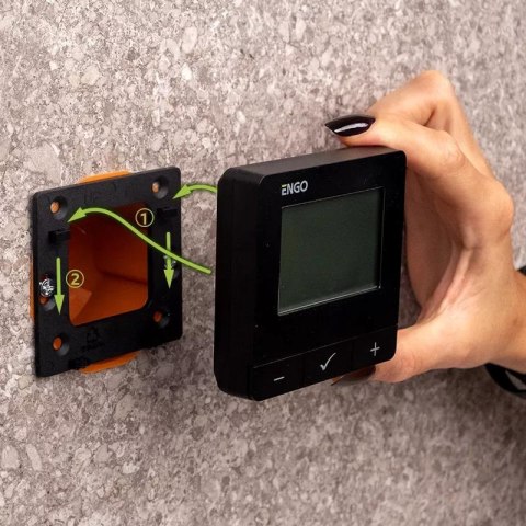 ENGO Controls E25-230B - Internetowy, natynkowy regulator temp.